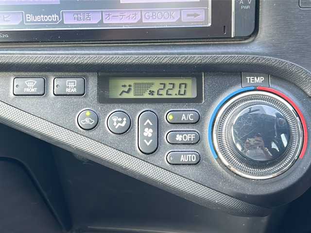 トヨタ アクア G 千葉県 2012(平24)年 12.5万km シルバーM ワンオーナー/純正SDナビ（NSZT-W62G）/Bluetooth接続/CD/DVD再生/フルセグテレビ/ステアリングスイッチ/バックカメラ/プッシュスタート/ETC/スマートキー/スペアキー（１本）/純正フロアマット/ドアバイザー/取扱説明書/保証書/R５年記録簿