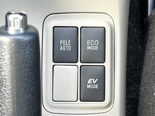 トヨタ アクア G 千葉県 2012(平24)年 12.5万km シルバーM ワンオーナー/純正SDナビ（NSZT-W62G）/Bluetooth接続/CD/DVD再生/フルセグテレビ/ステアリングスイッチ/バックカメラ/プッシュスタート/ETC/スマートキー/スペアキー（１本）/純正フロアマット/ドアバイザー/取扱説明書/保証書/R５年記録簿