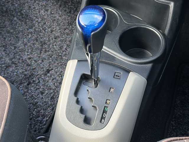 トヨタ アクア G 千葉県 2012(平24)年 12.5万km シルバーM ワンオーナー/純正SDナビ（NSZT-W62G）/Bluetooth接続/CD/DVD再生/フルセグテレビ/ステアリングスイッチ/バックカメラ/プッシュスタート/ETC/スマートキー/スペアキー（１本）/純正フロアマット/ドアバイザー/取扱説明書/保証書/R５年記録簿