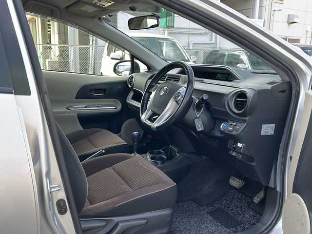 トヨタ アクア G 千葉県 2012(平24)年 12.5万km シルバーM ワンオーナー/純正SDナビ（NSZT-W62G）/Bluetooth接続/CD/DVD再生/フルセグテレビ/ステアリングスイッチ/バックカメラ/プッシュスタート/ETC/スマートキー/スペアキー（１本）/純正フロアマット/ドアバイザー/取扱説明書/保証書/R５年記録簿
