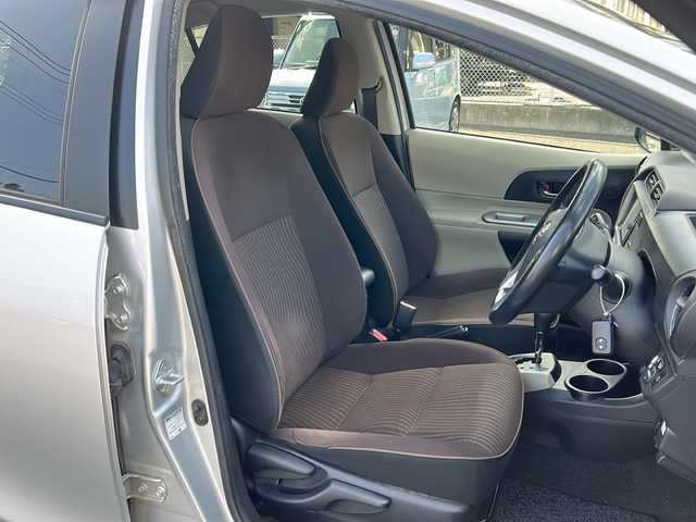 トヨタ アクア G 千葉県 2012(平24)年 12.5万km シルバーM ワンオーナー/純正SDナビ（NSZT-W62G）/Bluetooth接続/CD/DVD再生/フルセグテレビ/ステアリングスイッチ/バックカメラ/プッシュスタート/ETC/スマートキー/スペアキー（１本）/純正フロアマット/ドアバイザー/取扱説明書/保証書/R５年記録簿