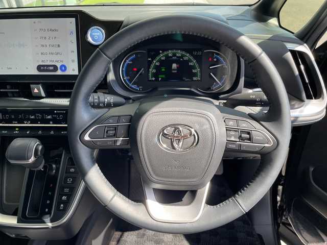 トヨタ ヴォクシー ハイブリッド S－Z 愛知県 2023(令5)年 1万km アティチュードブラックマイカ 純正10.5型ディズプレイオーディオナビ/両側パワースライドドア/レーダークルーズコントロール/シートヒーター/バックカメラ/電動リアゲート/コーナーセンサー/純正アルミホイール/ETC2.0/LEDヘッドライト/リアオートエアコン/LEDヘッドライト/ドライブレコーダー/衝突軽減システム/フルセグ/CD DVD/Bluetooth/ステアリングスイッチ/スマートキー/プッシュスタート