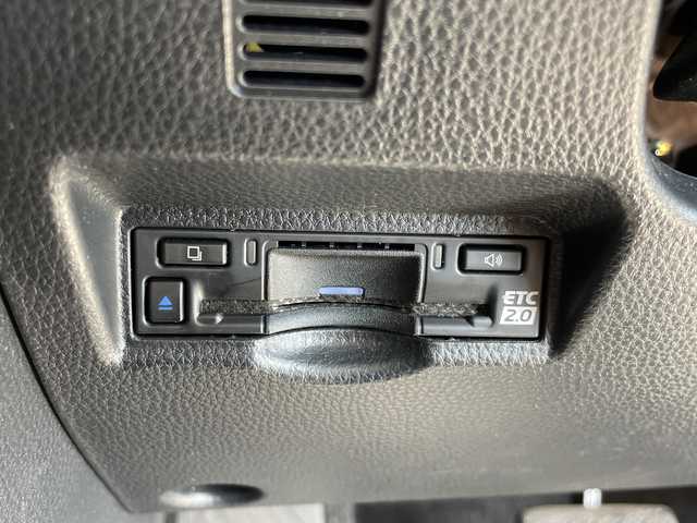 トヨタ ヴォクシー ハイブリッド S－Z 愛知県 2023(令5)年 1万km アティチュードブラックマイカ 純正10.5型ディズプレイオーディオナビ/両側パワースライドドア/レーダークルーズコントロール/シートヒーター/バックカメラ/電動リアゲート/コーナーセンサー/純正アルミホイール/ETC2.0/LEDヘッドライト/リアオートエアコン/LEDヘッドライト/ドライブレコーダー/衝突軽減システム/フルセグ/CD DVD/Bluetooth/ステアリングスイッチ/スマートキー/プッシュスタート