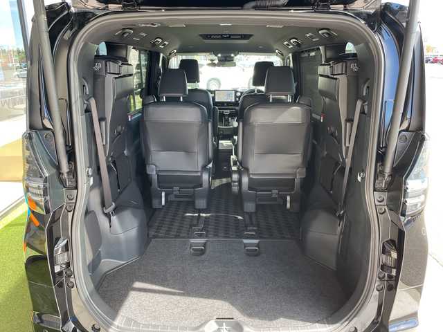 トヨタ ヴォクシー ハイブリッド S－Z 愛知県 2023(令5)年 1万km アティチュードブラックマイカ 純正10.5型ディズプレイオーディオナビ/両側パワースライドドア/レーダークルーズコントロール/シートヒーター/バックカメラ/電動リアゲート/コーナーセンサー/純正アルミホイール/ETC2.0/LEDヘッドライト/リアオートエアコン/LEDヘッドライト/ドライブレコーダー/衝突軽減システム/フルセグ/CD DVD/Bluetooth/ステアリングスイッチ/スマートキー/プッシュスタート