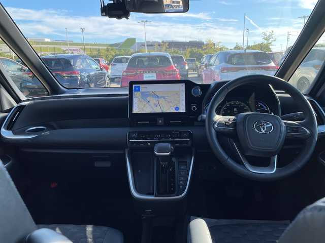 トヨタ ヴォクシー ハイブリッド S－Z 愛知県 2023(令5)年 1万km アティチュードブラックマイカ 純正10.5型ディズプレイオーディオナビ/両側パワースライドドア/レーダークルーズコントロール/シートヒーター/バックカメラ/電動リアゲート/コーナーセンサー/純正アルミホイール/ETC2.0/LEDヘッドライト/リアオートエアコン/LEDヘッドライト/ドライブレコーダー/衝突軽減システム/フルセグ/CD DVD/Bluetooth/ステアリングスイッチ/スマートキー/プッシュスタート