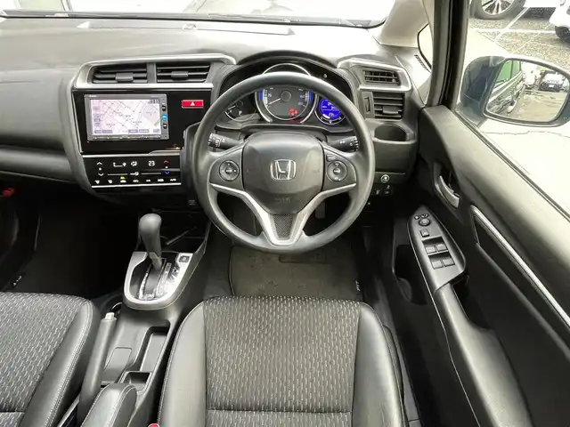 ホンダ フィット 13G Lパッケージ ファインED 千葉県 2017(平29)年 4.1万km クリスタルブラックパール ワンオーナー/メモリナビ/フルセグテレビ/バックカメラ/ウィンカーミラー/クルーズコントロール/プッシュスタート/ETC/ウインカーミラー/プラズマクラスター/ステアスイッチ/シティブレーキアクティブシステム/R2．R4．R6年記録簿あり/Bluetooth