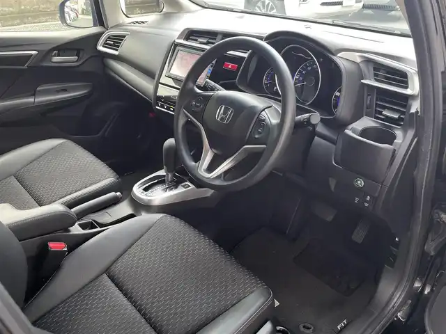 ホンダ フィット 13G Lパッケージ ファインED 千葉県 2017(平29)年 4.1万km クリスタルブラックパール ワンオーナー/メモリナビ/フルセグテレビ/バックカメラ/ウィンカーミラー/クルーズコントロール/プッシュスタート/ETC/ウインカーミラー/プラズマクラスター/ステアスイッチ/シティブレーキアクティブシステム/R2．R4．R6年記録簿あり/Bluetooth