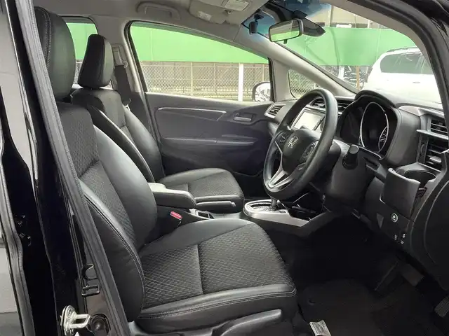 ホンダ フィット 13G Lパッケージ ファインED 千葉県 2017(平29)年 4.1万km クリスタルブラックパール ワンオーナー/メモリナビ/フルセグテレビ/バックカメラ/ウィンカーミラー/クルーズコントロール/プッシュスタート/ETC/ウインカーミラー/プラズマクラスター/ステアスイッチ/シティブレーキアクティブシステム/R2．R4．R6年記録簿あり/Bluetooth