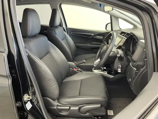 ホンダ フィット 13G Lパッケージ ファインED 埼玉県 2017(平29)年 4.2万km クリスタルブラックパール 純正ナビ　バックカメラ　ＥＴＣ　ドラレコ　シティブレーキアクティブ　クルーズコントロール　ステアリングスイッチ　社外アルミホイール　プッシュスタート　スマートキー　オートライト　ＬＥＤライト　地デジ