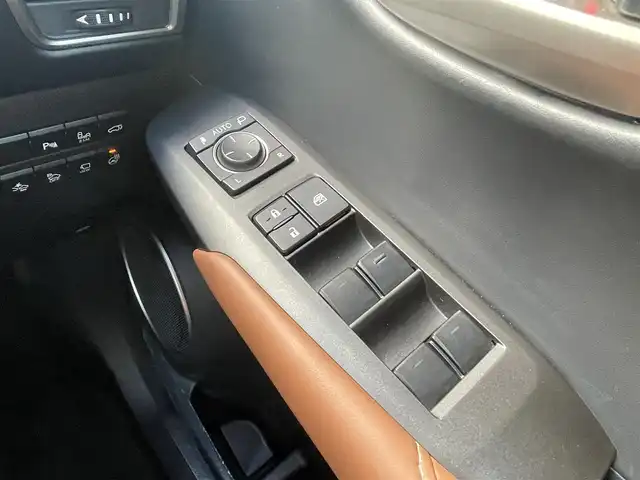 レクサス ＮＸ 300h バージョンL 千葉県 2015(平27)年 5.3万km ブラック モデリスタFスポーツパーツエアロ/・フロント/サイド/リア/安全機能/・衝突軽減ブレーキ/レーダークルーズコントロール/・クリアランスソナー/ブラインドスポットモニター/純正メーカーナビ/・フルセグ/BT/DVD/CD/USB/全方位カメラ/ステアリングスイッチ/パドルシフト/レザーシート(茶)/シートヒーター(D/N席)/エアシート(D/N席)/ステアリングヒーター/パワーシート(D/N席)/D席メモリシート/パワーバックドア/電動パーキングブレーキ/ブレーキホールド/LEDヘッドライト/オートライト/フォグライト/純正フロアマット/純正18インチAW