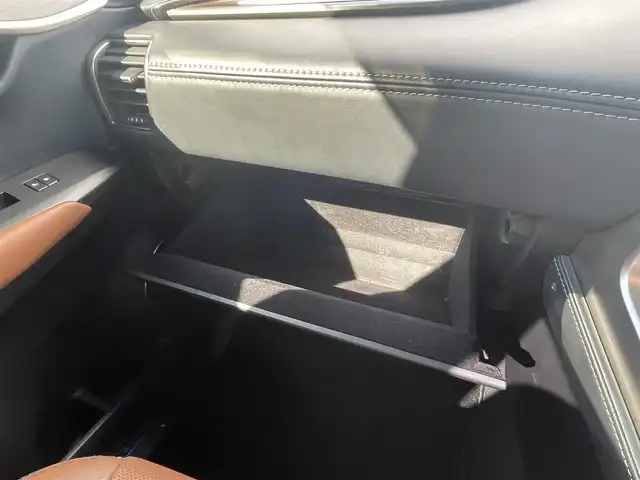 レクサス ＮＸ 300h バージョンL 千葉県 2015(平27)年 5.3万km ブラック モデリスタFスポーツパーツエアロ/・フロント/サイド/リア/安全機能/・衝突軽減ブレーキ/レーダークルーズコントロール/・クリアランスソナー/ブラインドスポットモニター/純正メーカーナビ/・フルセグ/BT/DVD/CD/USB/全方位カメラ/ステアリングスイッチ/パドルシフト/レザーシート(茶)/シートヒーター(D/N席)/エアシート(D/N席)/ステアリングヒーター/パワーシート(D/N席)/D席メモリシート/パワーバックドア/電動パーキングブレーキ/ブレーキホールド/LEDヘッドライト/オートライト/フォグライト/純正フロアマット/純正18インチAW