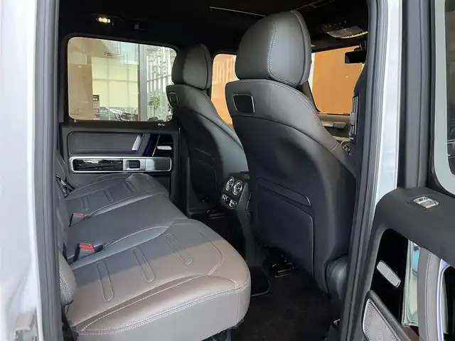 メルセデス・ベンツ ゲレンデヴァーゲン Ｇ４００ｄ AMGライン 宮城県 2023(令5)年 1.1万km パール ワンオーナー/G-manufakturプログラム/ラグジュアリーパッケージ/AMGライン/アダプティブダンピングシステム/レーダーセーフティパッケージ/Burmesterサラウンドサウンドシステム/純正ナビゲーションシステム/フルセグTV/360°カメラシステム/ナッパレザーシート/シートベンチレーション/シートヒーター/メモリ機能付きパワーシート/マルチビームLEDヘッドライト/オートマチックハイビーム/純正20インチAW/ドライブレコーダー/ETC2.0車載器