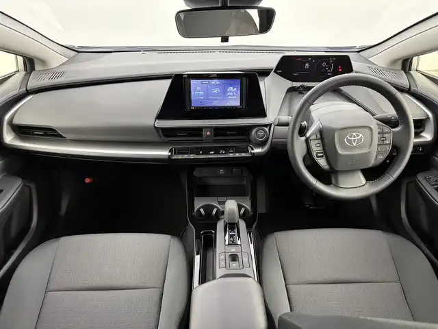 トヨタ プリウス X 福岡県 2024(令6)年 0.2万km シルバーメタリック 社外ナビ　/バックカメラ　/ＥＴＣ　/レーダークルーズコントロール　/コーナーセンサー　/衝突軽減ブレーキ　/レーンキープ　/アクセル踏み間違い防止　/ブラインドスポットモニター　/プッシュスタート　/ＬＥＤヘッドライト