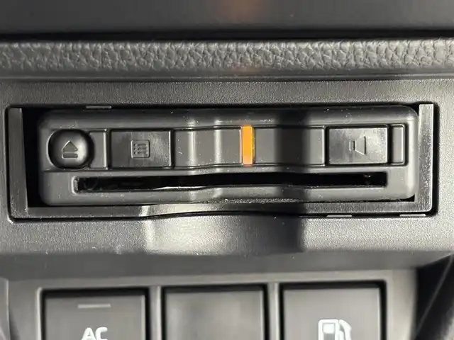 トヨタ プリウス X 福岡県 2024(令6)年 0.2万km シルバーメタリック 社外ナビ　/バックカメラ　/ＥＴＣ　/レーダークルーズコントロール　/コーナーセンサー　/衝突軽減ブレーキ　/レーンキープ　/アクセル踏み間違い防止　/ブラインドスポットモニター　/プッシュスタート　/ＬＥＤヘッドライト