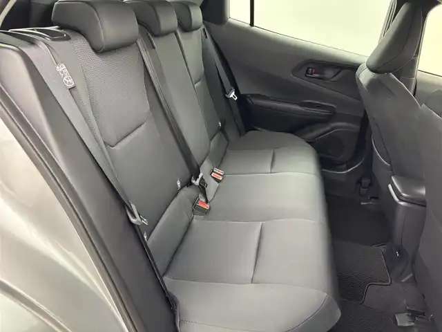 トヨタ プリウス X 福岡県 2024(令6)年 0.2万km シルバーメタリック 社外ナビ　/バックカメラ　/ＥＴＣ　/レーダークルーズコントロール　/コーナーセンサー　/衝突軽減ブレーキ　/レーンキープ　/アクセル踏み間違い防止　/ブラインドスポットモニター　/プッシュスタート　/ＬＥＤヘッドライト