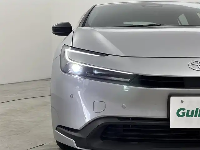 トヨタ プリウス X 福岡県 2024(令6)年 0.2万km シルバーメタリック 社外ナビ　/バックカメラ　/ＥＴＣ　/レーダークルーズコントロール　/コーナーセンサー　/衝突軽減ブレーキ　/レーンキープ　/アクセル踏み間違い防止　/ブラインドスポットモニター　/プッシュスタート　/ＬＥＤヘッドライト