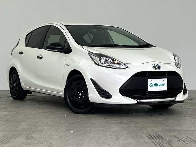 トヨタ アクア S グランパー 三重県 2020(令2)年 3.1万km ホワイトパールクリスタルシャイン /禁煙車//純正ナビ/　フルセグTV/CD/Bluetooth//全周囲カメラ　//ＬＥＤヘッドライト//トヨタセーフティーセンス　//レーンキープアシスト　//前後コーナーセンサー　//パーキングアシスト　//純正ホイール//オートマチックハイビーム　//ライトレベライザー//コハクカラーシート//スペアキー//取説