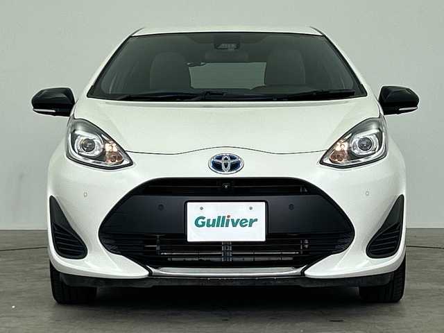 トヨタ アクア S グランパー 三重県 2020(令2)年 3.1万km ホワイトパールクリスタルシャイン /禁煙車//純正ナビ/　フルセグTV/CD/Bluetooth//全周囲カメラ　//ＬＥＤヘッドライト//トヨタセーフティーセンス　//レーンキープアシスト　//前後コーナーセンサー　//パーキングアシスト　//純正ホイール//オートマチックハイビーム　//ライトレベライザー//コハクカラーシート//スペアキー//取説