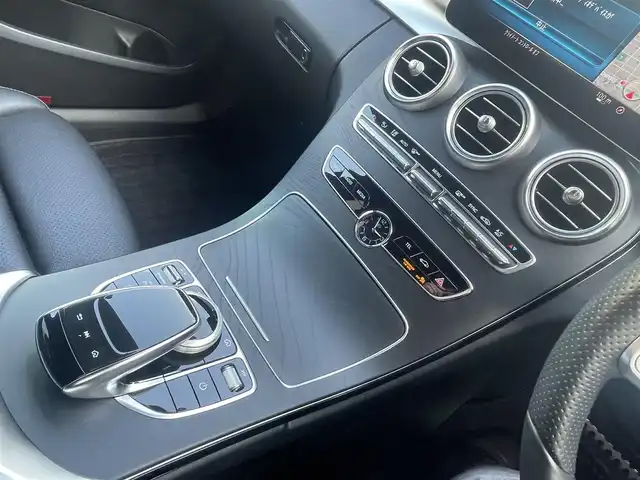 メルセデス・ベンツ Ｃ１８０ アバンギャルド AMGライン 大阪府 2020(令2)年 1.3万km 黒 純正ナビ/-Bluetooth/フルセグTV/FM/AM/禁煙車/衝突被害軽減ブレーキ/レーダークルーズコントロール/純正18AW/レーンアシストキープ/パワーシート/シートヒーター/コーナーセンサー/ETC/プッシュスタート/スマートキー/-スペアキー×１