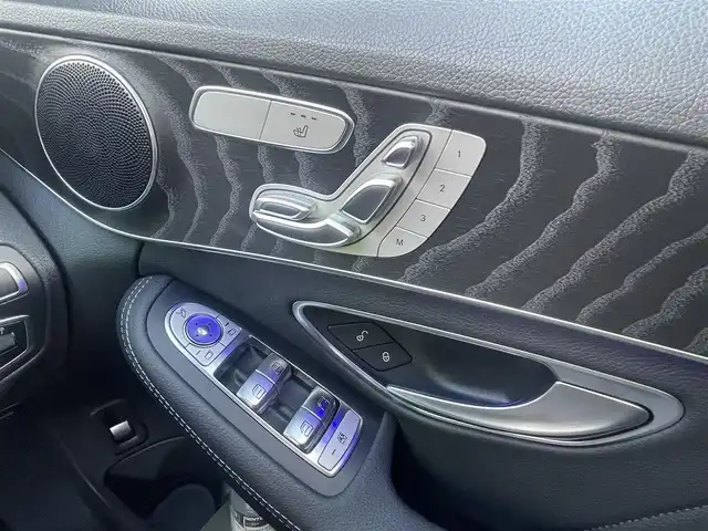 メルセデス・ベンツ Ｃ１８０ アバンギャルド AMGライン 大阪府 2020(令2)年 1.3万km 黒 純正ナビ/-Bluetooth/フルセグTV/FM/AM/禁煙車/衝突被害軽減ブレーキ/レーダークルーズコントロール/純正18AW/レーンアシストキープ/パワーシート/シートヒーター/コーナーセンサー/ETC/プッシュスタート/スマートキー/-スペアキー×１