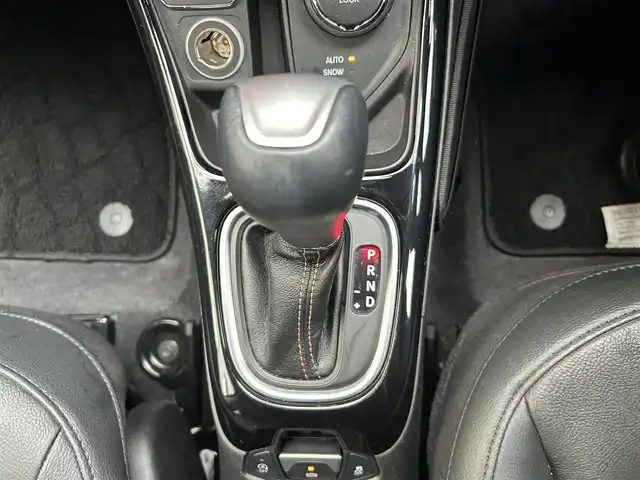 クライスラー・ジープ ジープ コンパス リミテッド 東京都 2021(令3)年 1.9万km 黒 ワンオーナー/純正メモリナビ/　フルセグTV/Bluetooth/AM・FM/AUX/バックカメラ/アクティブパークセンス/アイドリングストップ/ドライブレコーダー/ブラインドスポットモニター/車線逸脱警報/自動パーキングブレーキ/アダプティブクルーズコントロール/パワーシート/シートヒーター/ステアリングスイッチ/プッシュスタート/パワーバックドア/ドアバイザー/ルーフレール/純正フロアマット/純正18インチアルミホイール/スマートキー×２/保証書/点検記憶簿/取扱説明書/スペアキー
