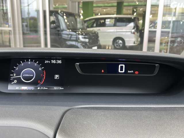 日産 セレナ ハイウェイスター G 静岡県 2017(平29)年 7.1万km マルーンレッド 2トーン 純正ナビ/アラウンドビューモニター/フルセグTV/純正アルミホイール/ETC/後席モニター/両側パワースライドドア/スマートキー/純正アルミホイール/プロパイロット/クリアランスソナー/LEDヘッドライト/ドライブレコーダー