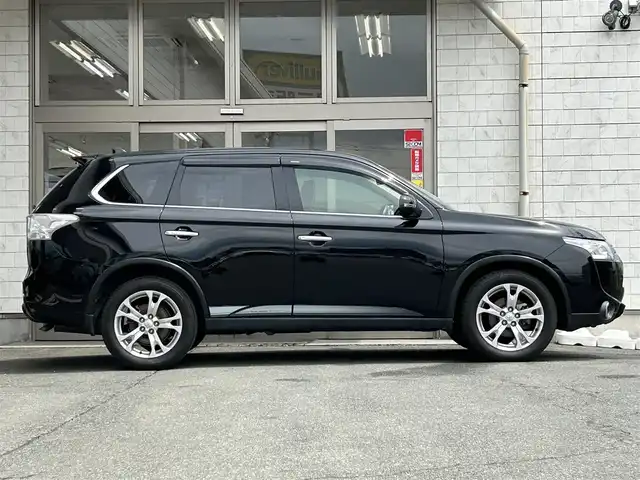 三菱 アウトランダー 24G ナビパッケージ 岩手県 2014(平26)年 6.3万km アメジストブラック 純正ナビ　/バックカメラ　/フルセグＴＶ　/電動リアゲート　/ビルトインＥＴＣ　/レーダークルーズコントロール/革調シートカバー　/革ステアリング /ナビステアリングスイッチ/パドルシフト　/ＥＣＯモード　/オートライト　/フォグランプ　/スマートキー/プッシュスタート/ドアバイザー/フロアマット/保証書　取説　ナビ取説