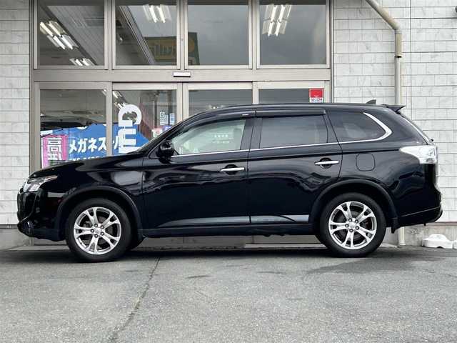 三菱 アウトランダー 24G ナビパッケージ 岩手県 2014(平26)年 6.3万km アメジストブラック 純正ナビ　/バックカメラ　/フルセグＴＶ　/電動リアゲート　/ビルトインＥＴＣ　/レーダークルーズコントロール/革調シートカバー　/革ステアリング /ナビステアリングスイッチ/パドルシフト　/ＥＣＯモード　/オートライト　/フォグランプ　/スマートキー/プッシュスタート/ドアバイザー/フロアマット/保証書　取説　ナビ取説