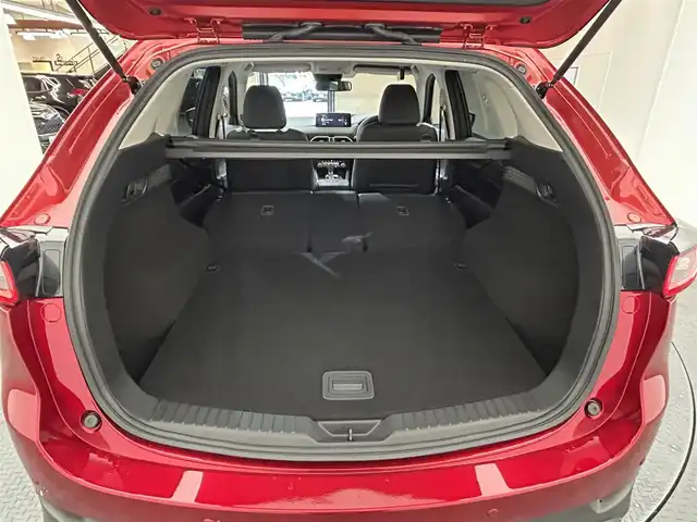マツダ ＣＸ－５ XD ブラックトーンエディション 愛媛県 2022(令4)年 1.8万km ソウルレッドクリスタルM 10インチ純正ナビ　アラウンドビューモニター　ステアリングヒーター　ヘッドアップディスプレイ　BSM　シートヒーター　ハーフレザー　純正アルミ　D席パワーシート　APPLE Car Play　Bluetooth ETC　LEDヘッドライト　クルーズコントロール（追従有）　フルセグTV　オートライト　オートマチックハイビーム　純正フロアマット　
