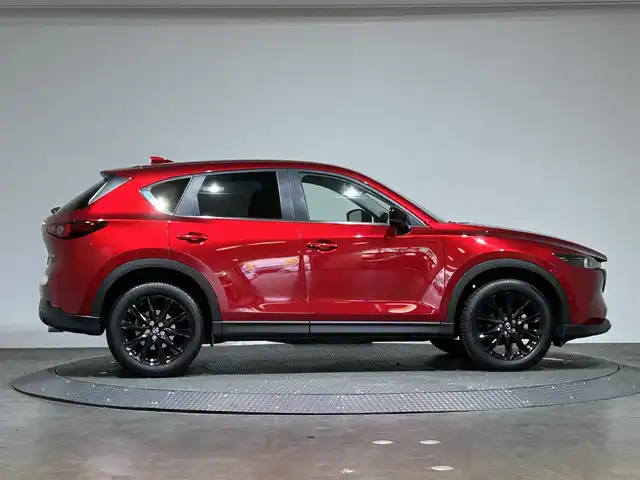 マツダ ＣＸ－５ XD ブラックトーンエディション 愛媛県 2022(令4)年 1.8万km ソウルレッドクリスタルM 10インチ純正ナビ　アラウンドビューモニター　ステアリングヒーター　ヘッドアップディスプレイ　BSM　シートヒーター　ハーフレザー　純正アルミ　D席パワーシート　APPLE Car Play　Bluetooth ETC　LEDヘッドライト　クルーズコントロール（追従有）　フルセグTV　オートライト　オートマチックハイビーム　純正フロアマット　