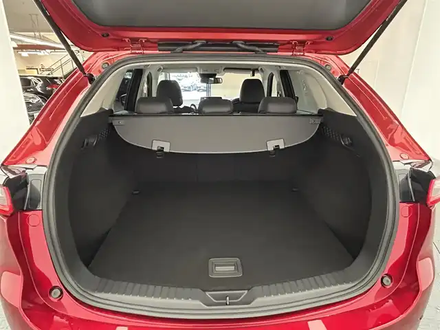 マツダ ＣＸ－５ XD ブラックトーンエディション 愛媛県 2022(令4)年 1.8万km ソウルレッドクリスタルM 純正10インチメモリーナビ/AUX/USB/AppleCarPlay/AndroidAuto/フルセグ/CD/DVD/バックカメラ/360°カメラ/レーダークルーズコントロール/スマートブレーキサポート/レーンキープアシスト/ブラインドスポットモニター/ヘッドアップディスプレイ/ハーフレザーシート/パワーシート/シートヒーター/スマートキー×2/ETC/禁煙車