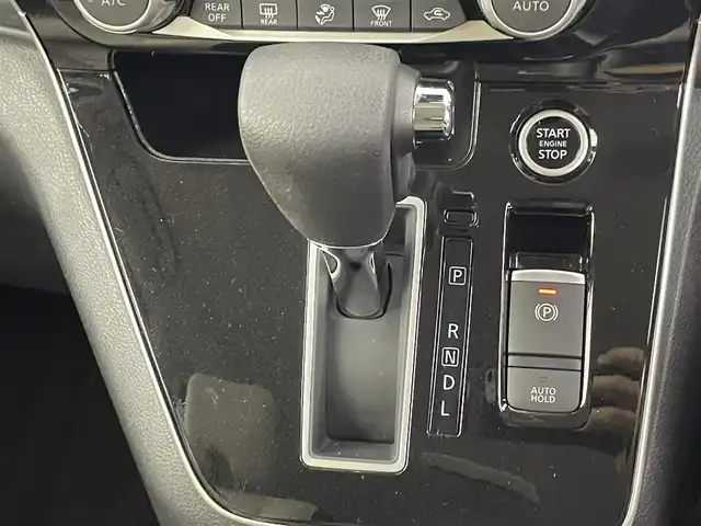 日産 セレナ ハイウェイスター V 埼玉県 2019(令1)年 6.7万km ダイヤモンドブラック 純正ナビ　/　(AM/FM/Bluetooth/フルセグ)/両側パワースライドドア　/プロパイロット　/エマージェンシーブレーキ　/クロストラフィックアラート　/車線逸脱警報/車線逸脱防止支援/後側方車両検知警報　/後側方衝突防止支援　/速度標識表示　/道路標識表示　/アラウンドビューモニター/純正アルミホイール１６インチ/コーナーセンサー/ＬＥＤヘッドライト