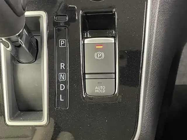 日産 セレナ ハイウェイスター V 埼玉県 2019(令1)年 6.7万km ダイヤモンドブラック 純正ナビ　/　(AM/FM/Bluetooth/フルセグ)/両側パワースライドドア　/プロパイロット　/エマージェンシーブレーキ　/クロストラフィックアラート　/車線逸脱警報/車線逸脱防止支援/後側方車両検知警報　/後側方衝突防止支援　/速度標識表示　/道路標識表示　/アラウンドビューモニター/純正アルミホイール１６インチ/コーナーセンサー/ＬＥＤヘッドライト