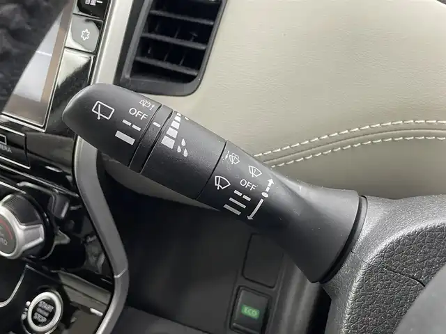 日産 セレナ ハイウェイスター V 埼玉県 2019(令1)年 6.7万km ダイヤモンドブラック 純正ナビ　/　(AM/FM/Bluetooth/フルセグ)/両側パワースライドドア　/プロパイロット　/エマージェンシーブレーキ　/クロストラフィックアラート　/車線逸脱警報/車線逸脱防止支援/後側方車両検知警報　/後側方衝突防止支援　/速度標識表示　/道路標識表示　/アラウンドビューモニター/純正アルミホイール１６インチ/コーナーセンサー/ＬＥＤヘッドライト