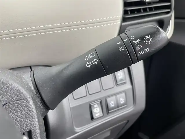 日産 セレナ ハイウェイスター V 埼玉県 2019(令1)年 6.7万km ダイヤモンドブラック 純正ナビ　/　(AM/FM/Bluetooth/フルセグ)/両側パワースライドドア　/プロパイロット　/エマージェンシーブレーキ　/クロストラフィックアラート　/車線逸脱警報/車線逸脱防止支援/後側方車両検知警報　/後側方衝突防止支援　/速度標識表示　/道路標識表示　/アラウンドビューモニター/純正アルミホイール１６インチ/コーナーセンサー/ＬＥＤヘッドライト