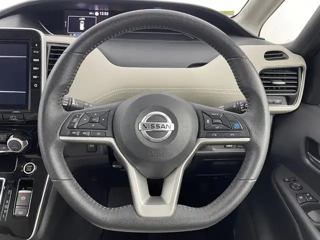 日産 セレナ ハイウェイスター V 埼玉県 2019(令1)年 6.7万km ダイヤモンドブラック 純正ナビ　/　(AM/FM/Bluetooth/フルセグ)/両側パワースライドドア　/プロパイロット　/エマージェンシーブレーキ　/クロストラフィックアラート　/車線逸脱警報/車線逸脱防止支援/後側方車両検知警報　/後側方衝突防止支援　/速度標識表示　/道路標識表示　/アラウンドビューモニター/純正アルミホイール１６インチ/コーナーセンサー/ＬＥＤヘッドライト