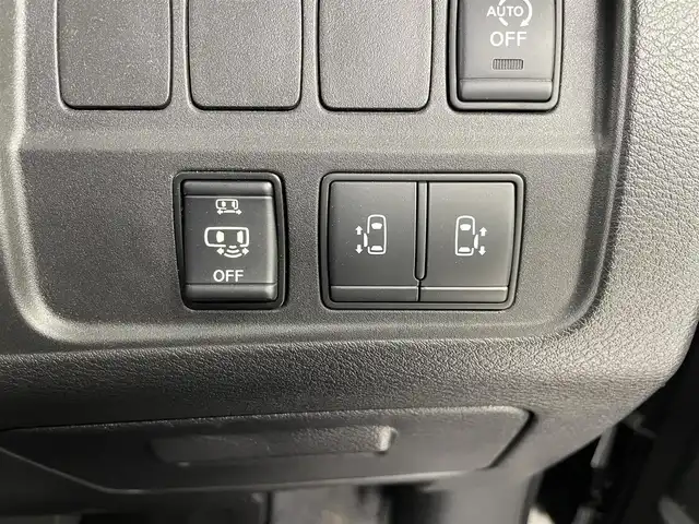日産 セレナ ハイウェイスター V 埼玉県 2019(令1)年 6.7万km ダイヤモンドブラック 純正ナビ　/　(AM/FM/Bluetooth/フルセグ)/両側パワースライドドア　/プロパイロット　/エマージェンシーブレーキ　/クロストラフィックアラート　/車線逸脱警報/車線逸脱防止支援/後側方車両検知警報　/後側方衝突防止支援　/速度標識表示　/道路標識表示　/アラウンドビューモニター/純正アルミホイール１６インチ/コーナーセンサー/ＬＥＤヘッドライト
