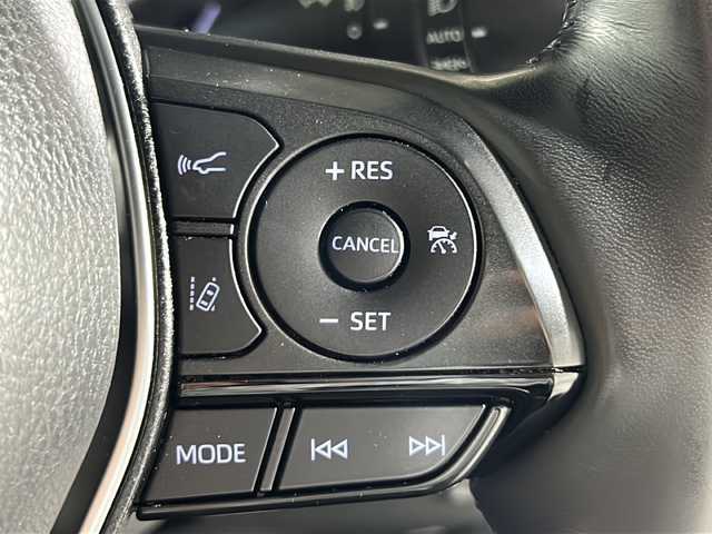 トヨタ ハリアー G レザーパッケージ 福岡県 2021(令3)年 5.1万km ホワイトパールクリスタルシャイン 純正8型ディスプレイオーディオ/フルセグテレビ/バックカメラ/LEDヘッドライト/デジタルインナーミラー/レーダークルーズコントロール/シートヒーター/シートクーラー/ステアリングヒーター/オートハイビーム/オートライト/純正18インチアルミホイール/パワーバックドア/革巻きステアリング/オートドアミラー/ETC