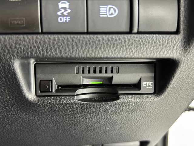 トヨタ ハリアー G レザーパッケージ 福岡県 2021(令3)年 5.1万km ホワイトパールクリスタルシャイン 純正8型ディスプレイオーディオ/フルセグテレビ/バックカメラ/LEDヘッドライト/デジタルインナーミラー/レーダークルーズコントロール/シートヒーター/シートクーラー/ステアリングヒーター/オートハイビーム/オートライト/純正18インチアルミホイール/パワーバックドア/革巻きステアリング/オートドアミラー/ETC