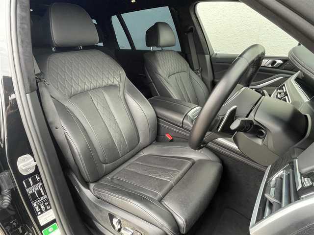 ＢＭＷ Ｘ７ xDrive35d Mスポーツ 東京都 2021(令3)年 5万km サファイアブラックP iDriveナビ/12セグ/イノベーションパッケージ/HUD/ディスプレイキー/ジェスチャーコントロール/360°カメラ/メリノブラックレザーシート/ACC/LEDオートハイビーム /ウェルネスパッケージ/スカイラウンジパノラマサンルーフ/純正21inchAW/インテリジェントセーフティパッケージ/ACC/LCW/ステアアシスト/エアサス/HDC/パドルシフト/アルカンターラルーフライニング/Harman Kardonプレミアムサウンド/ソフトクローズドドア/クリスタルシフトノブ/ワイヤレスチャージ/ブルーキャリパー