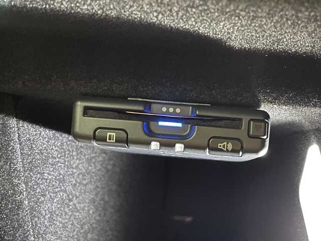 プジョー ３００８ GT ブルー HDi 愛知県 2020(令2)年 5.2万km 黒 純正ディスプレイオーディオ　/Ｂｌｕｅｔｏｏｔｈ　/ＡｐｐｌｅＣａｒＰｌａｙ　/ＡｎｄｒｏｉｄＡｕｔｏ　/バックカメラ　/パーキングセンサー　/ハーフレザー　/ＡＣＣ　/ＬＫＡ　/ＢＳＭ　/ドライブレコーダー　/ＥＴＣ/ウィンカーミラー/アイドリングストップ/プッシュスタート
