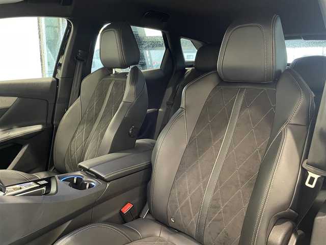 プジョー ３００８ GT ブルー HDi 愛知県 2020(令2)年 5.2万km 黒 純正ディスプレイオーディオ　/Ｂｌｕｅｔｏｏｔｈ　/ＡｐｐｌｅＣａｒＰｌａｙ　/ＡｎｄｒｏｉｄＡｕｔｏ　/バックカメラ　/パーキングセンサー　/ハーフレザー　/ＡＣＣ　/ＬＫＡ　/ＢＳＭ　/ドライブレコーダー　/ＥＴＣ/ウィンカーミラー/アイドリングストップ/プッシュスタート
