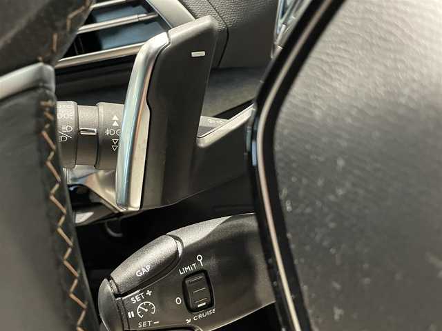 プジョー ３００８ GT ブルー HDi 愛知県 2020(令2)年 5.2万km 黒 純正ディスプレイオーディオ　/Ｂｌｕｅｔｏｏｔｈ　/ＡｐｐｌｅＣａｒＰｌａｙ　/ＡｎｄｒｏｉｄＡｕｔｏ　/バックカメラ　/パーキングセンサー　/ハーフレザー　/ＡＣＣ　/ＬＫＡ　/ＢＳＭ　/ドライブレコーダー　/ＥＴＣ/ウィンカーミラー/アイドリングストップ/プッシュスタート