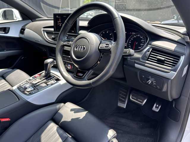 アウディ Ａ７ SB 2.0 TFSI クワトロ S LINE P 福島県 2018(平30)年 6.6万km グレイシアホワイトメタリック マトリクスLED/パークアシストパッケージ/バック、フロントカメラ/BOSEサウンド/純正19AW/純正ナビ(CD/DVD/BT/SD/AUX/USB)/フルセグ/ステアリングスイッチ/パドルシフト/黒レザーシート/シートヒーター/パワーシート/パワーバックドア/クルーズコントロール/ETC/レインセンサー/オートホールド/シートヒーター/取扱説明書/保証書/スペアキー