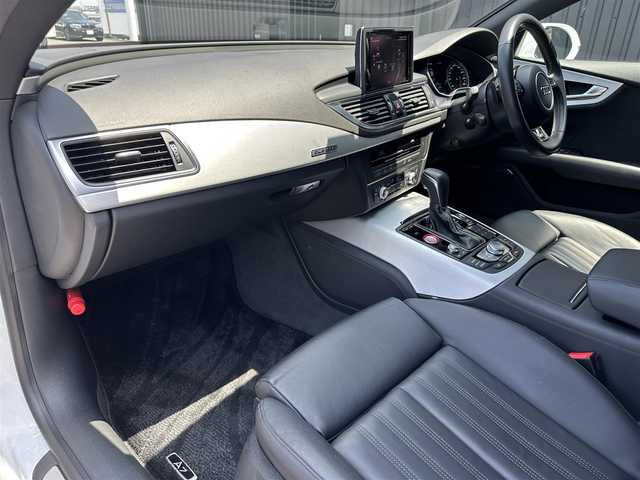 アウディ Ａ７ SB 2.0 TFSI クワトロ S LINE P 福島県 2018(平30)年 6.6万km グレイシアホワイトメタリック マトリクスLED/パークアシストパッケージ/バック、フロントカメラ/BOSEサウンド/純正19AW/純正ナビ(CD/DVD/BT/SD/AUX/USB)/フルセグ/ステアリングスイッチ/パドルシフト/黒レザーシート/シートヒーター/パワーシート/パワーバックドア/クルーズコントロール/ETC/レインセンサー/オートホールド/シートヒーター/取扱説明書/保証書/スペアキー