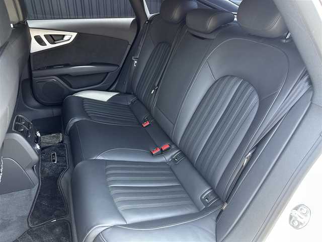 アウディ Ａ７ SB 2.0 TFSI クワトロ S LINE P 福島県 2018(平30)年 6.6万km グレイシアホワイトメタリック マトリクスLED/パークアシストパッケージ/バック、フロントカメラ/BOSEサウンド/純正19AW/純正ナビ(CD/DVD/BT/SD/AUX/USB)/フルセグ/ステアリングスイッチ/パドルシフト/黒レザーシート/シートヒーター/パワーシート/パワーバックドア/クルーズコントロール/ETC/レインセンサー/オートホールド/シートヒーター/取扱説明書/保証書/スペアキー