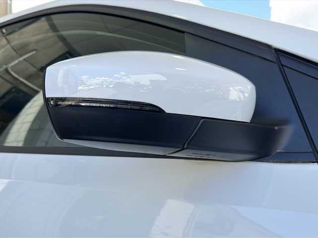 フォルクスワーゲン ポロ TSIハイライン 京都府 2016(平28)年 2万km 白 純正ＳＤナビ　/フルセグTV /Bluetooth/CD/DVD再生機能有/iPod/USB/バックカメラ　/ＬＥＤヘッドライト/オートライト　/クルーズコントロール/パドルシフト/パワーステアリング/パワーウィンドウ　/ハーフレザーシート　/D席シートヒーター　/前後社外ドライブレコーダー/純正AW16インチ　/アイドリングストップ　/Wサイドエアバッグ/カーテンエアバッグ/横滑り防止装置/盗難防止装置