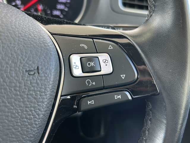フォルクスワーゲン ポロ TSIハイライン 京都府 2016(平28)年 2万km 白 純正ＳＤナビ　/フルセグTV /Bluetooth/CD/DVD再生機能有/iPod/USB/バックカメラ　/ＬＥＤヘッドライト/オートライト　/クルーズコントロール/パドルシフト/パワーステアリング/パワーウィンドウ　/ハーフレザーシート　/D席シートヒーター　/前後社外ドライブレコーダー/純正AW16インチ　/アイドリングストップ　/Wサイドエアバッグ/カーテンエアバッグ/横滑り防止装置/盗難防止装置