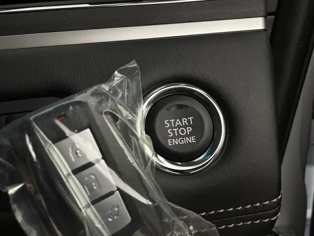 三菱 デリカＤ：５ シャモニー 新潟県 2025(令7)年 0.1千km パールⅡ 4WD/e-Assist/マルチアラウンドモニター/両側パワースライドドア/パワーバックドア/レーダークルーズコントロール/LEDオートライト/ハーフレザーシート/シートヒーター/純正18インチアルミホイール/パドルシフト/レーンキープアシスト/ブラインドスポットウォーニング/ステアリングヒーター/電格ミラー/ウィンカーミラー/スマートキー