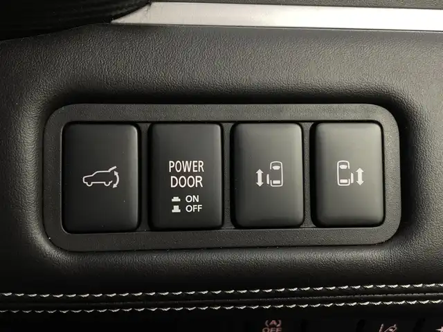 三菱 デリカＤ：５ シャモニー 新潟県 2025(令7)年 0.1千km パールⅡ 4WD/e-Assist/マルチアラウンドモニター/両側パワースライドドア/パワーバックドア/レーダークルーズコントロール/LEDオートライト/ハーフレザーシート/シートヒーター/純正18インチアルミホイール/パドルシフト/レーンキープアシスト/ブラインドスポットウォーニング/ステアリングヒーター/電格ミラー/ウィンカーミラー/スマートキー